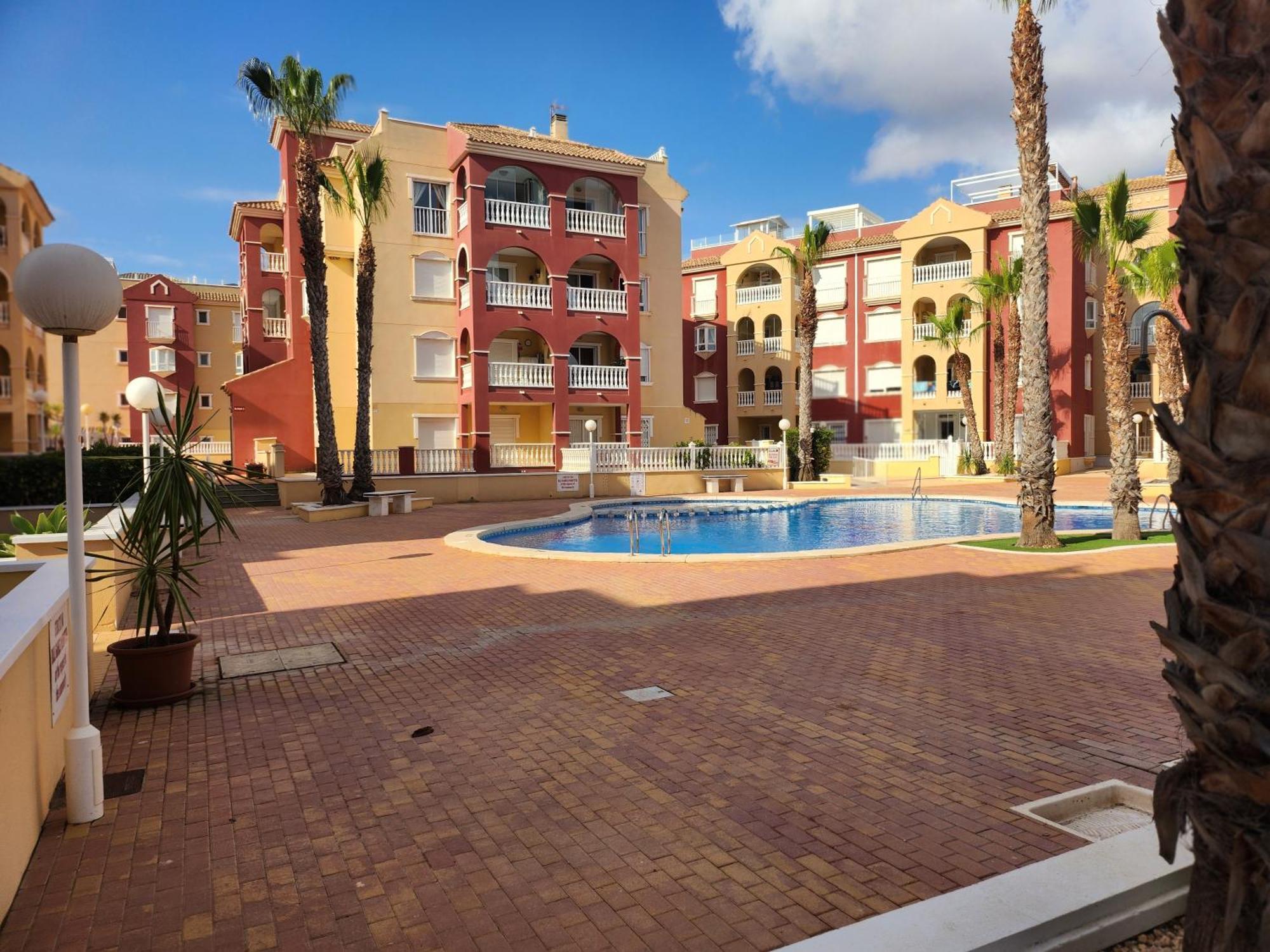 Spacious 3 Bedroom 2 Bathroom Apartment - Puerto Marina Complex Los Alcazares Exterior photo